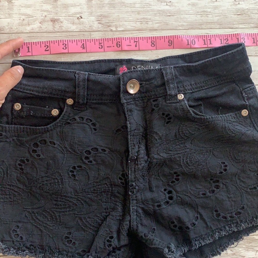 2B Bebe Black Eyelet Lace Overlay Distressed Jean Shorts - Picture 5 of 8